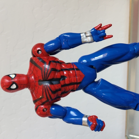 Spiderman Action Figure - Picture 3 of 8
